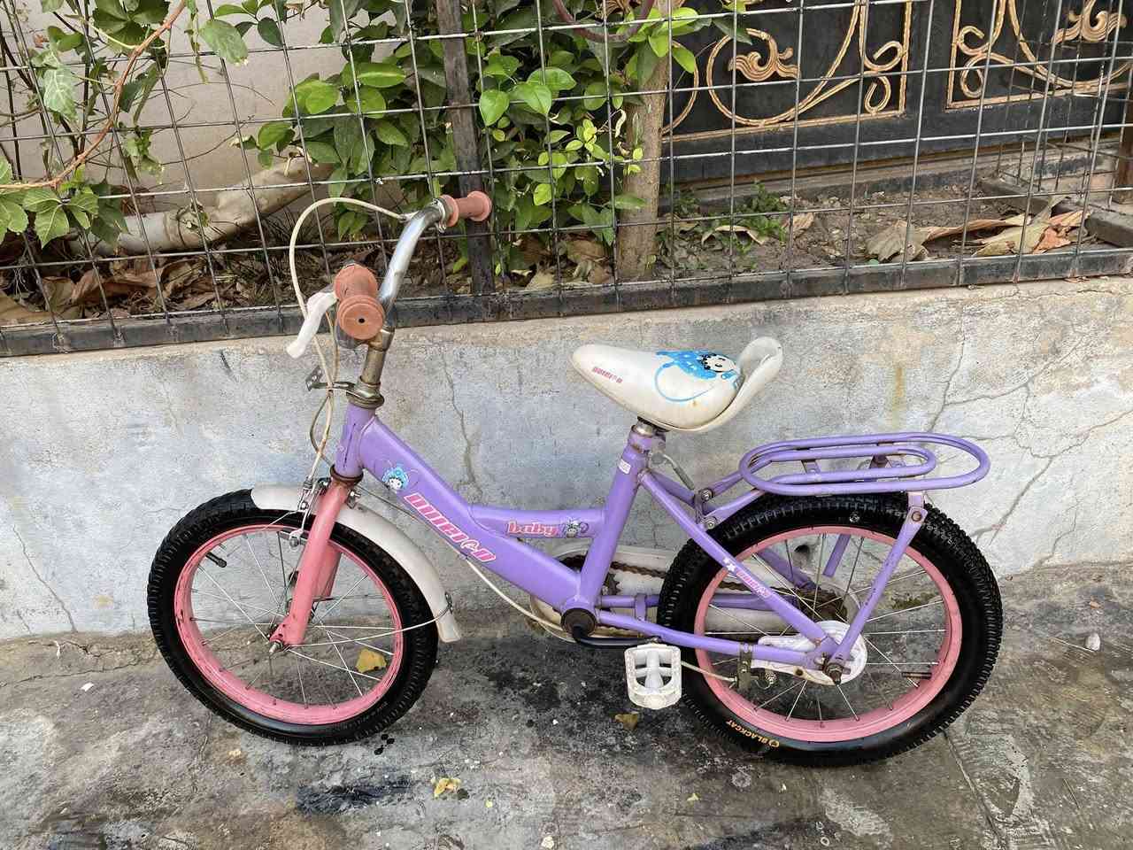 ئەم پاسکیلە بۆ فرۆشتن زۆر زۆر تازەو جوانە هیچ عەیبێکی تیا نییە وەک لۆک وایە قیاسی ۱٦ ییە ئیستۆپی مەزبوتە تایەی تازەیە هەموو گیانی بەشەرت 
سلێمانی بەکرەجۆ
*********** ***********
