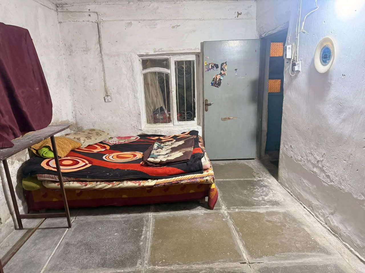 بيت للبيع المكان جسر دياله القديم  
المساحه 162 متر  ***********
***********
