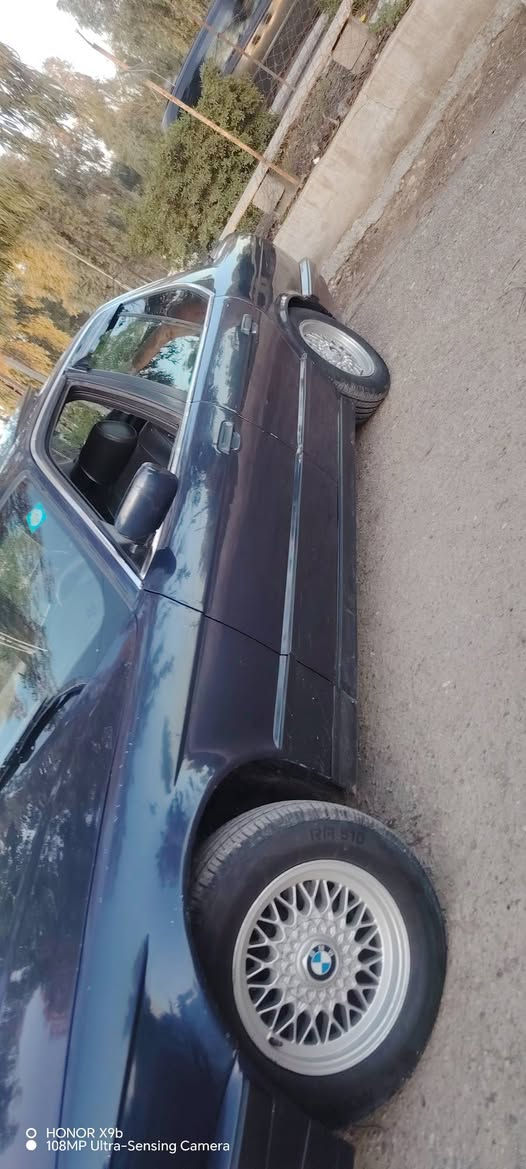 للبيع 525 موديل 1993
سنوية 2029
 سلايت كهربائي
 طخم تايرات جديد
 ويل خلية
 هزة انتهت 2026 شهر الثاني 
السعر 65 وبيها مجال


**إذا كنت صاحب هذا الإعلان وتريد حذفه لأي سبب، رجاءا أرسل رسالة إلى الدعم الفني**