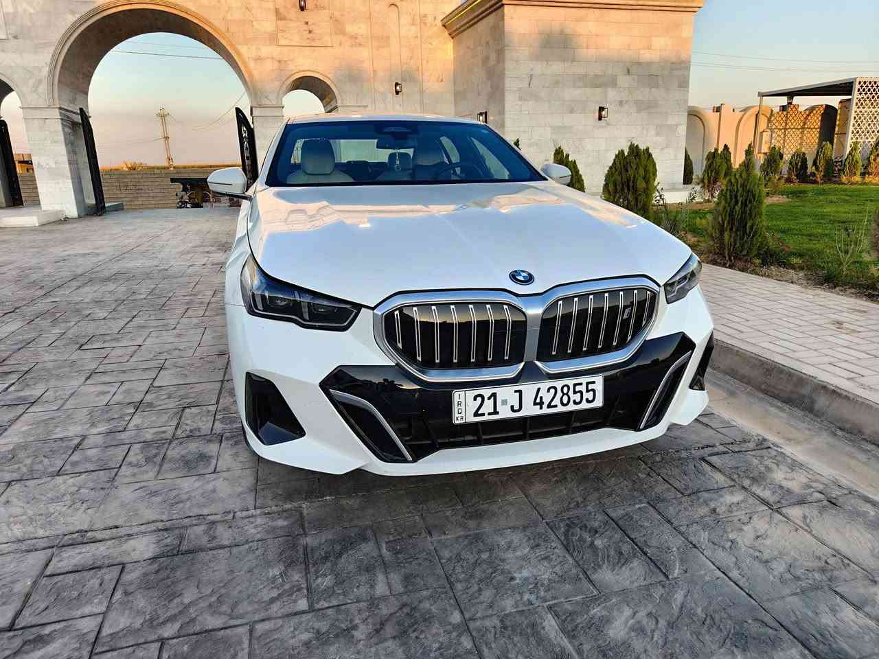 للبيع bmw i5 موديل 2024
ماشي 15 الف
مفتاحين
وارد امريكي
ضررها بس بونيد صبغ
مواصفاتها معروفه 
مكان كركوك 
***********
