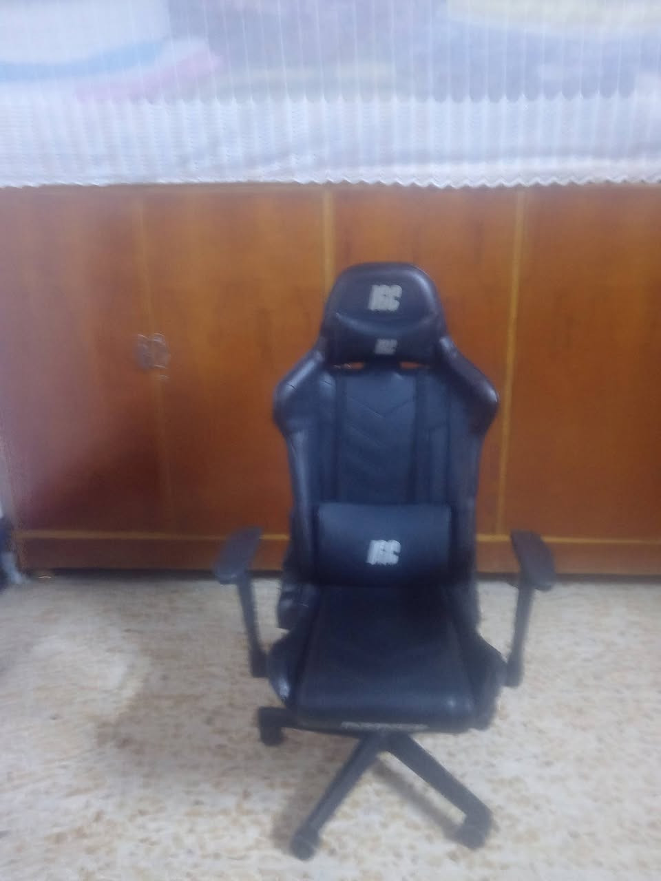 السلام عليكم  عندي كرسي جمينج من شركة 
IGCكل شي بي شغل السعر 115بي مجال  للاتصل او الاستفسار على هذا الرقم  ***********
