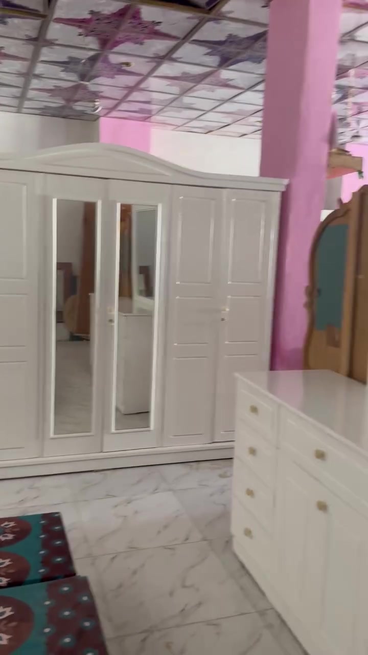 ‏غرفة نوم كويتي ￼ عنوان المعرض الزبير يوجد خدمة توصيل هذا رقم تلفون *********** واتس
