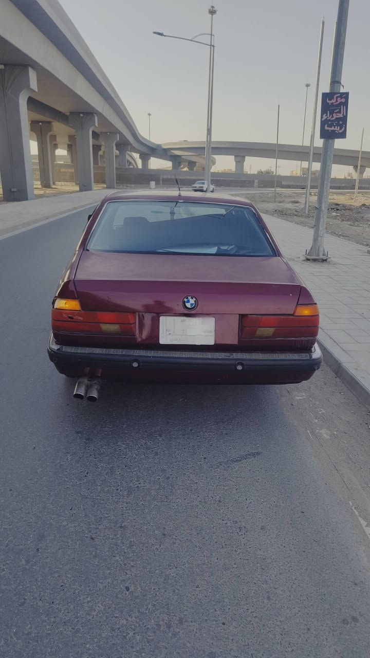 سلام عليكم
بي ام 735 موديل 1992  v6

مكينتها حلوة بس الكير فصل تنميره تمشي شوية ويفصل 
بدلت الدهن مالته لكيته خابط بينما كلشي ماجان بي خابرت سيد يحيى الله يوفقه  كلي مايرادلها بس الكير يتنضف هو والتورباين وكذلك القزان سوية
اما التبريد شغال العام اسافر بيها الظهر  بس الفان ظل يفصل هسه

ابيعها على وضعها سنويتها ساقطة 2020 الغرامات عليه 
السعر 33 ورقة مكاني الناصرية


**إذا كنت صاحب هذا الإعلان وتريد حذفه لأي سبب، رجاءا أرسل رسالة إلى الدعم الفني**