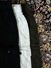 م ملابس تعزيلة شلعة تأخذهن  ٢٥٠ قطعة مليونين و١٠٠ لو تبيع القطعة ع ١٠ ...