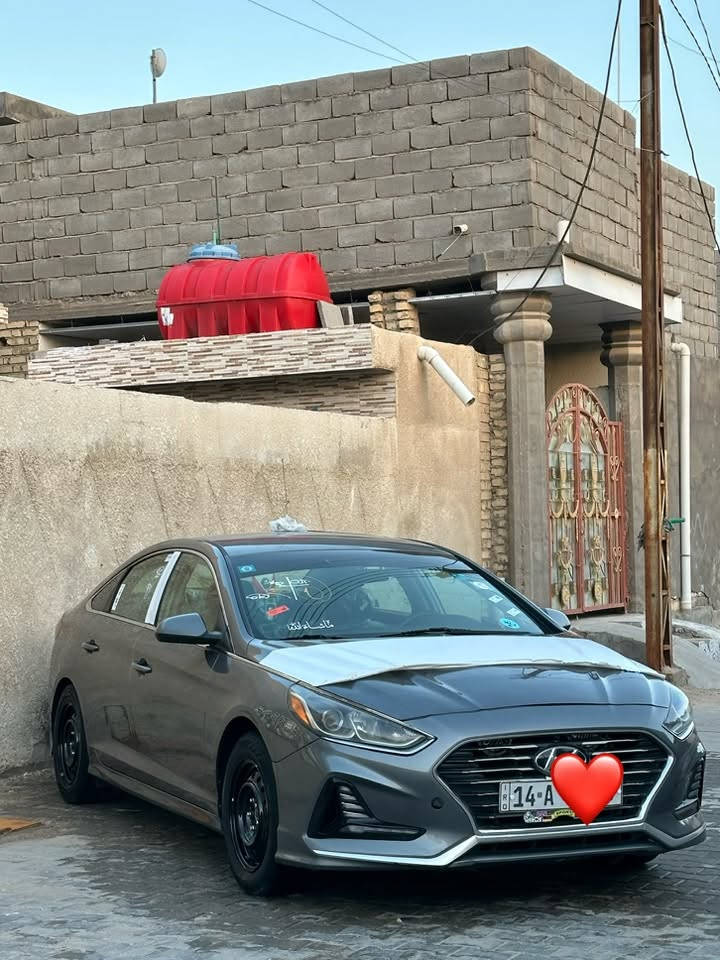 سوناتا 2018 وارد امريكي
مكينة 2400gdi مكفولة من الفتح والتبخير والاعطال
كير AT مكفول من الفتح والمشكال
رقم بصرة حرة مميز بأسمي 
كفالة من التبديل والصبغ والاصوليات 
ماشية 100 الف 
كير محرك تبريد حدادة اطارات قطع غيار كلها مكفولة
عليها ادامة كاملة وبرمجة وبدون اي نقص شرط اي نقص بيها انا اتكفل بي
مواصفات se اعتيادية 
السيارة جداً جداً نظيفة وبدون مشاكل
عنوانها بصرة 
***********
سونار موجود راسلني ادزه الك
السعر 120
