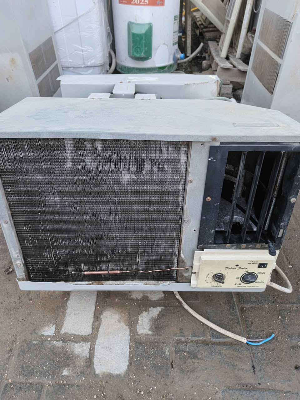 مكيفات falcon  امريكي الاصلي شرط ماداخلات تصليح كمبريسر البرودة اذ ماتكرص كرص مرجوع العدد ٦ مكيفات السعر ٢٥٠ مكاني رميثة ***********
