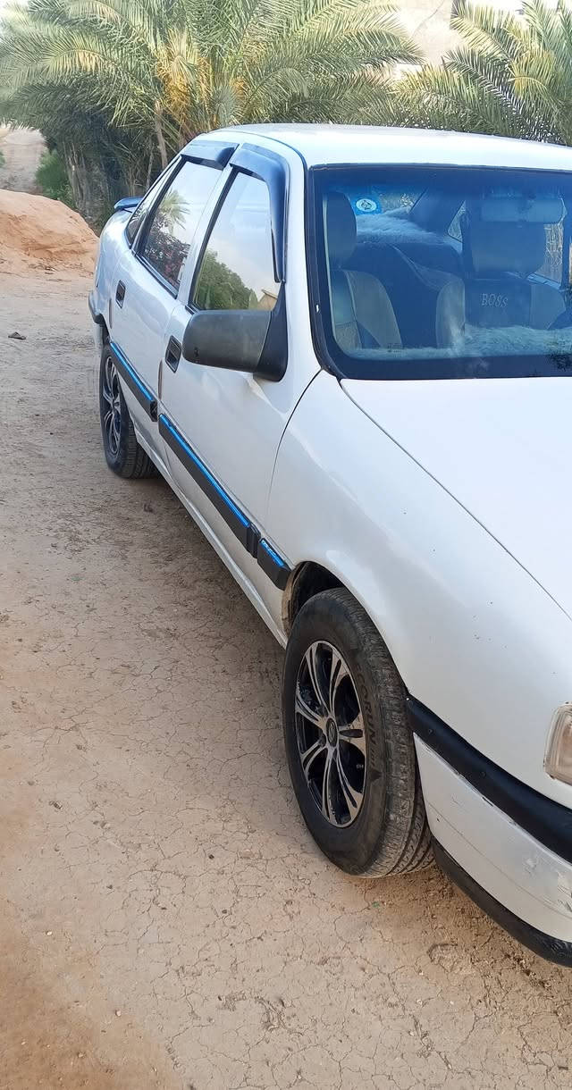 للبيع اوبل فكترا موديل 89
مكينه 1600 رقم انكليزي سنويه لل 28 نجف امداور ثاني يوم السعر 30 ورقه وبيهه مجال المكان بابل الكفل 

رقم الموبايل 

***********
