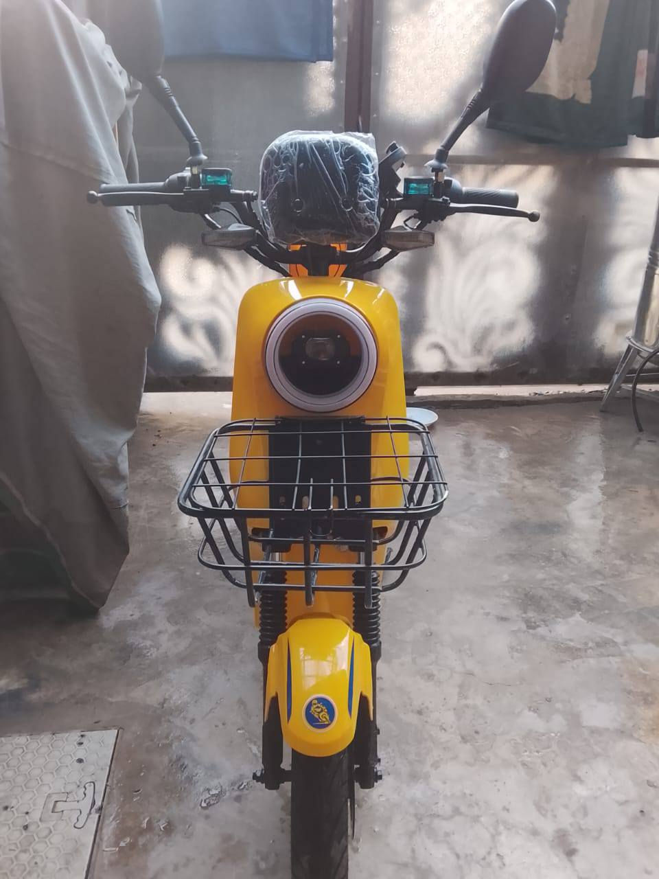 السلام عليكم دراجه شحن R9 فول مواصفات تحتوي على خمس بطاريات ليثيوم الاستفسار خاص او الاتصال على الرقم ***********
