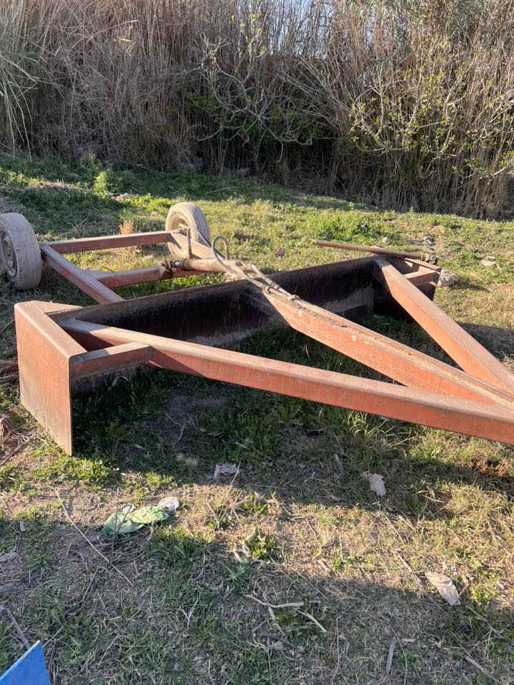 السلام عليكم للبيع  حجم( ٣ متر ) ***********
