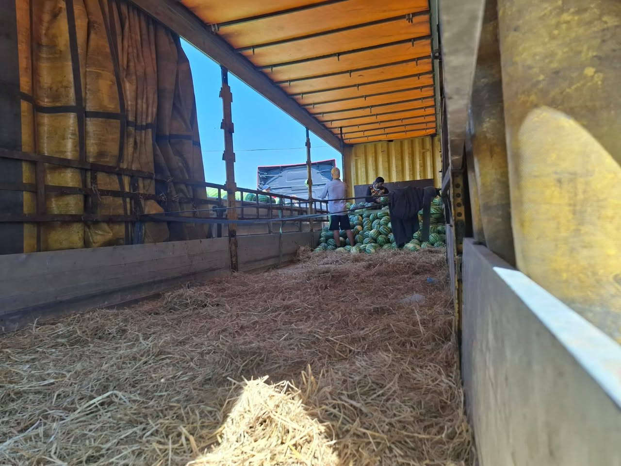 عربانة كرونة موديل2013 دسك على برة
***********مكان العمارة
