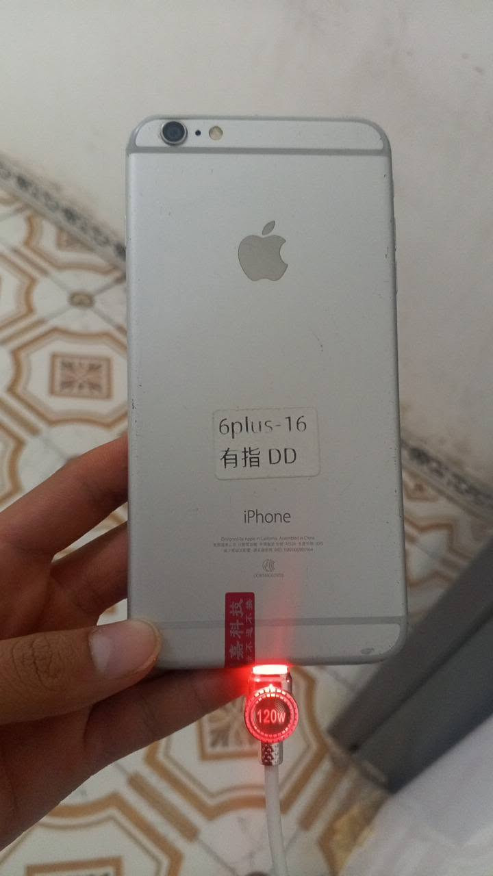 السلاك عليكم ايفون بلاس البيع نضيف ومكفول اسمه ومعلوماته كدامكم بلصوره سعره خاص او اتصال ***********
