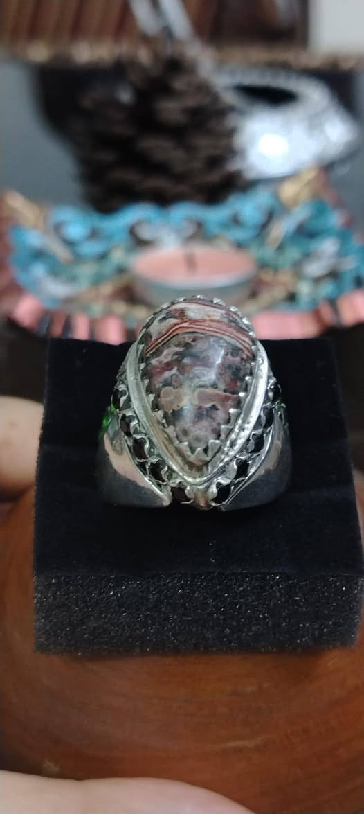 السلام عليكم خاتم مريمان للبيع
صياغه يدويه ثكيله
قياسه ٢٢
يوجد توصيل لجميعً المحافضات
***********
