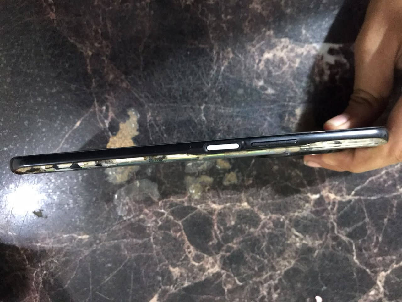 السلام عليكم موبايل هونر 9X ذاكرة 256 معالج سناب  درغون يشغل90فريم بل بوبجي موبايل بطل بل العاب  شاشة اصلية 180بكسل بس الكفر خلفي لون واكع تبديل كامل اله 5الف.سعر 95وبي مجال حك الجية  اراوس بلي الى اكو ماكاني نجف كوفة حي ميسان شارع البواري مقابيل اسواق الكفيل. 
لتواصل. ***********

