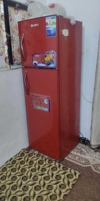 ثلاجه اخت الجديد كلش تجميد فول شرط الفحص 300 لتواصل واتساب 07749350905