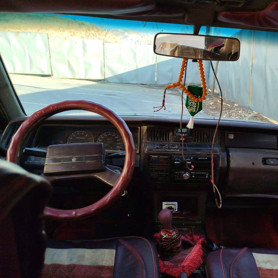 سۆپەر سیدان 1990 کلاسیک مەکینەی 5m بیلاد 
گێڕومەکینە و ئەکسلی بەشەرتی 10 فیتەر
سەیارەکە زۆر پاکە و دەمێکە هەڵمان گرتووە 
گێچی بەنزین  گێچی حەماوە  گێچی RPM
گێچی کیلۆمەتر 
گڵۆپی ناوگێچەکە هەمووی ئیش ئەکات 
تەرجیل و مکبەرەی تازە ئۆکس و بلوتس و فلاش و میمۆری 
گاعی بەر پێکانی بیلادە و کوشنی تازەی تێگیراوە 
گەرمی بەشەرت 
لایتی زینۆن و تاقم پێشی شەریکەی بۆ بەستراوە لەگەڵ لایتی سەر چەمەلەغەکان 
پێش و دوای تازە داگیراوە و بانسەکانی گۆڕاوە 
چوار کەپی بیلادیم بۆ بەستووە 
سەیارەکە زۆر مەزبوتە هەموو گیانی ئیش ئەکات 
قفڵ مەرکەزی و جام کارەبایی 
سنوقی دواوە بە کۆنتڕۆڵ ئەکرێتەوە بیلادیە 

سعر : لە کۆمێنت داوای بکە ڕاستەوخۆ بۆت دێت 🤖 

ئاڕمی پلاستیکی سلێمانی بەشەرتی ئەوەلیات و غرامە 
سەیارەکە ماڵی ئەوەیە ڕای گریت بۆ جوانی لەسەر دەقی شەریکە ماوەتەوە 
شوێن سلێمانی 

ژمارەی خاوەنەکەی 
***********
