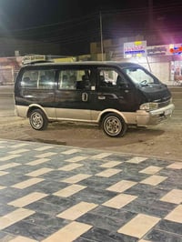 بيجو • ٢٠٠٠ • قير يدوي