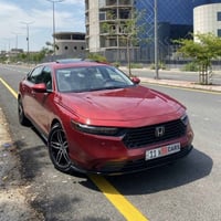 هوندا اكورد فئة EX_l هايبرد محرك 2000  السياره جدا نظيفه وجديده ماشيه ...