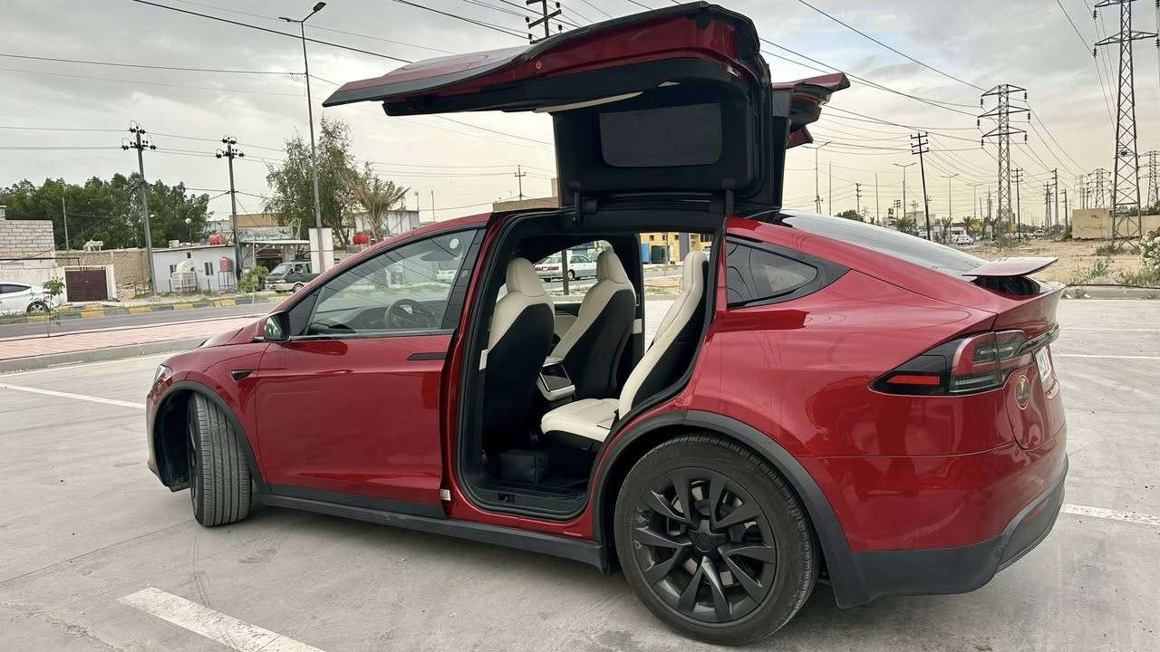 Tesla model X 2025
Long range dual motor 🦅
16,500 km 
فول داخل ابيض ميحتاج اذكر المواصفات مجرد تبحث عن الاسم المكتوب تعرف مواصفاتها شنو ابالك موجود✅ بالنسبة لموديلها✅
رقم بغداد
الحادث بنيد وجاملغ تبديل وصبغ
السيارة نظيفة وماشية قليل
السعر 52,000$
مكان السيارة النجف
تواصل خاص
او عبر الرقم
***********

