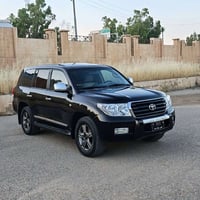 لاندكروزر • ٢٠١٠ • V8