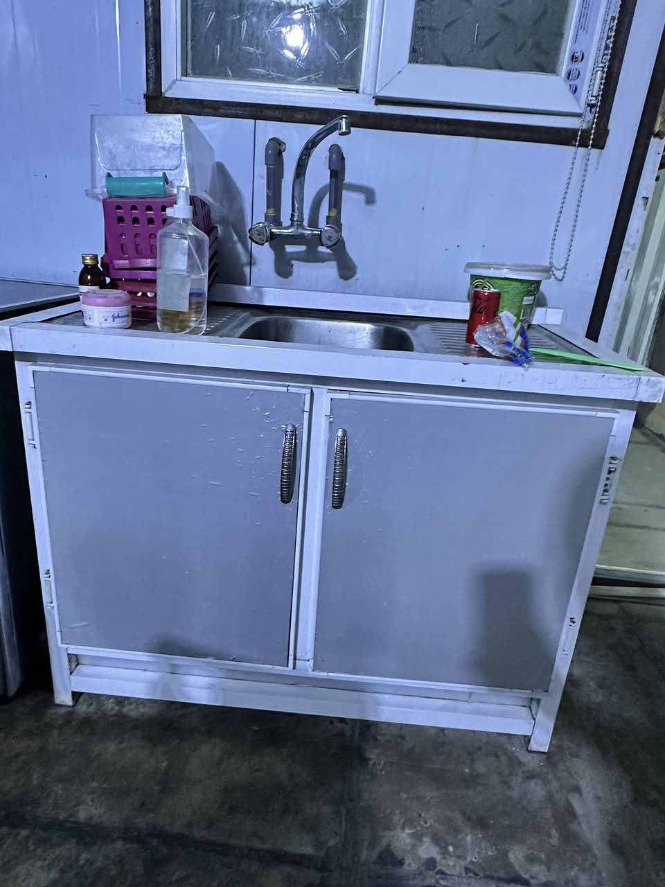 اخوان السلام عليكم هاي غراض منزل للبيع الي حاب يشتري خلي يخابر معا الشكر (***********)
