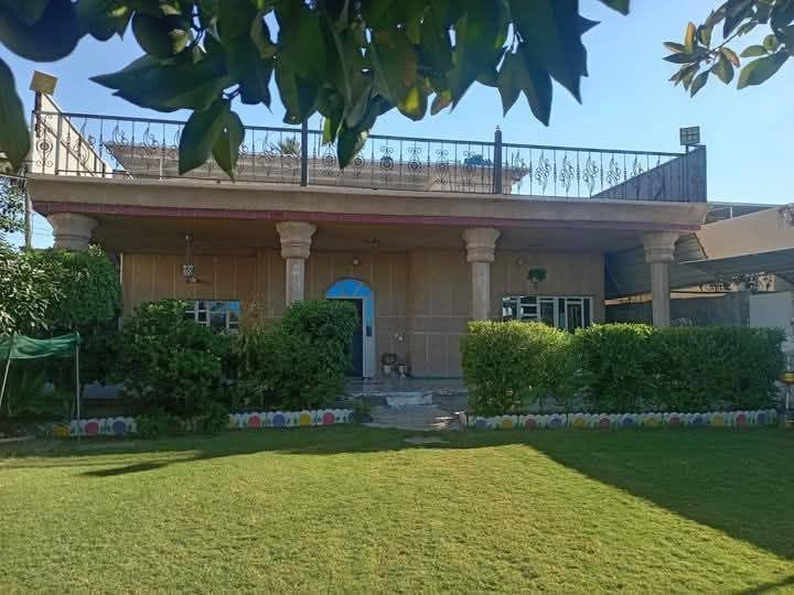 🏡 بيت للبيع مباشر على نهر دجلة – موقع مميز جداً!

فرصتك لامتلاك عقار فريد من نوعه!
📍 الموقع: الشاطئ – التاجي، قرب نهر دجلة مباشرة وعلى الشارع الرئيسي
⏱️ يبعد فقط:

5 دقائق عن جسر المثنى

10 دقائق عن الكاظمية

🔹 المواصفات:

مساحة الأرض: 850م (واقع حال 950م)

مساحة البناء: 200م

الواجهة: 15 متر | النزال: 55 متر وأكثر

الطابو: ملك صرف / طابو كاظمية

زنجيل مباشر على النهر

🏠 تفاصيل البناء (طابقين):

✅ الطابق الأرضي:

2 غرف نوم

استقبال

مطبخ

صالة

صحيات

✅ الطابق الثاني:

2 غرف نوم مع حمام (سويت)

لمعرفة السعر ( اتفضل خاص او من خلال الاتصال عبر الارقام ادناه) 👍

🌟 موقع مميز وهادئ، إطلالة خلابة على دجلة، مناسب للسكن أو الاستثمار.

📞 للاستفسار والتواصل:
☎️ *********** واتساب+اتصال 
☎️ *********** اتصال
