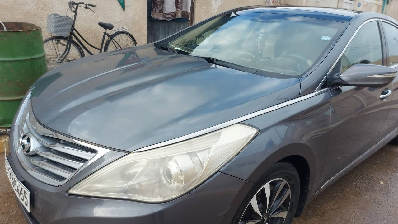 السلام عليكم ازيرة خليجي بصمة فول مكفولة كفالة عامة مكينة وكير مكفولات موديل ١٣ فول  رقم شمالي السعر ١٣٥ وبيه مجال للشراي ***********
