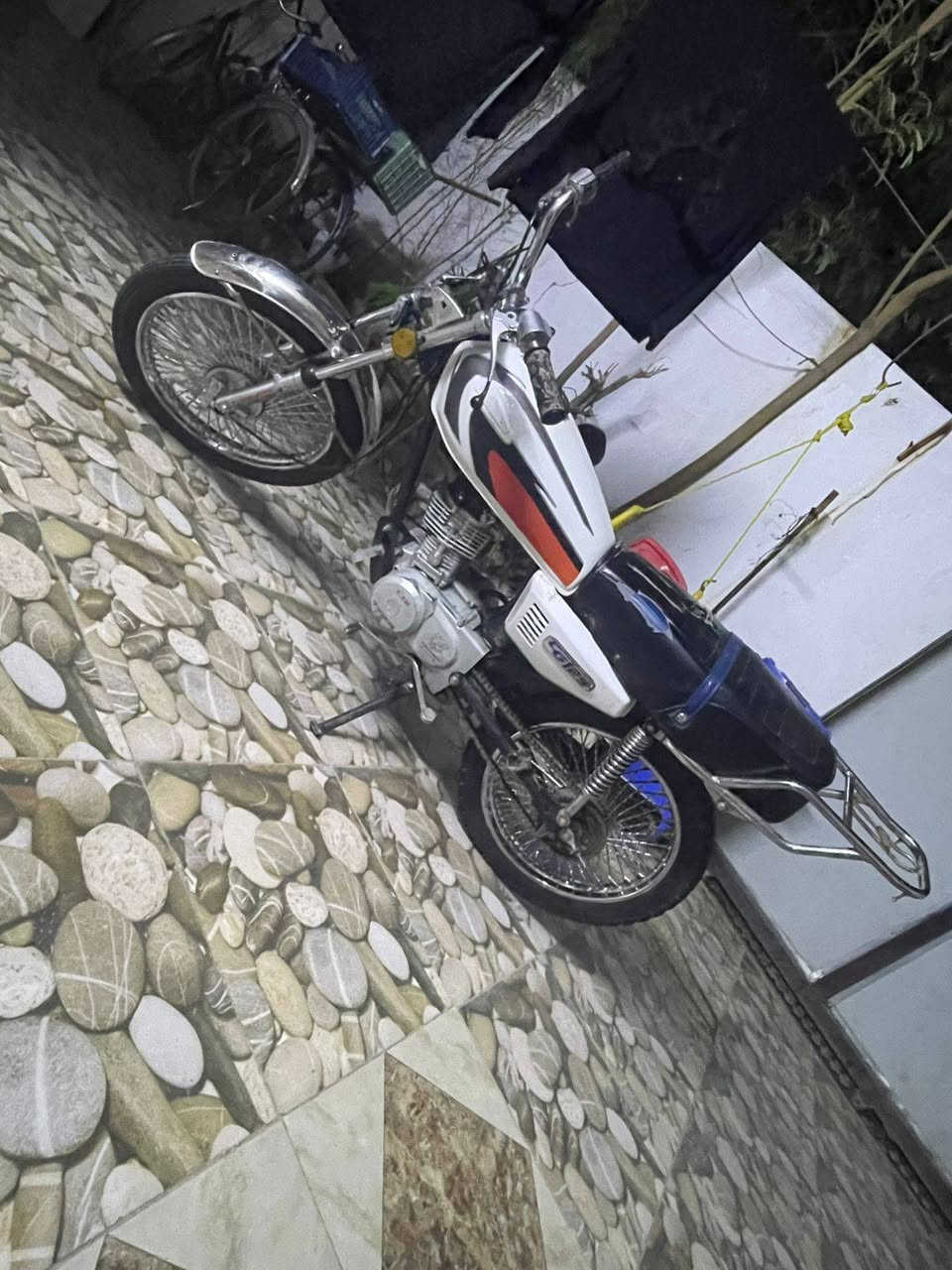 دراجه للبيع مكاني كركوك حي البدر ***********
