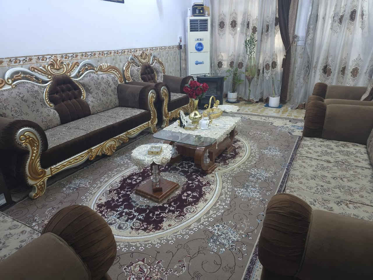 تخم عشر مقاعد مع خمس طبلات بسعر ٥٠٠الف والتخم كلش نظيف وجديد اليحب يشتري يدخل خاص او اتصال على  الرقم ***********
