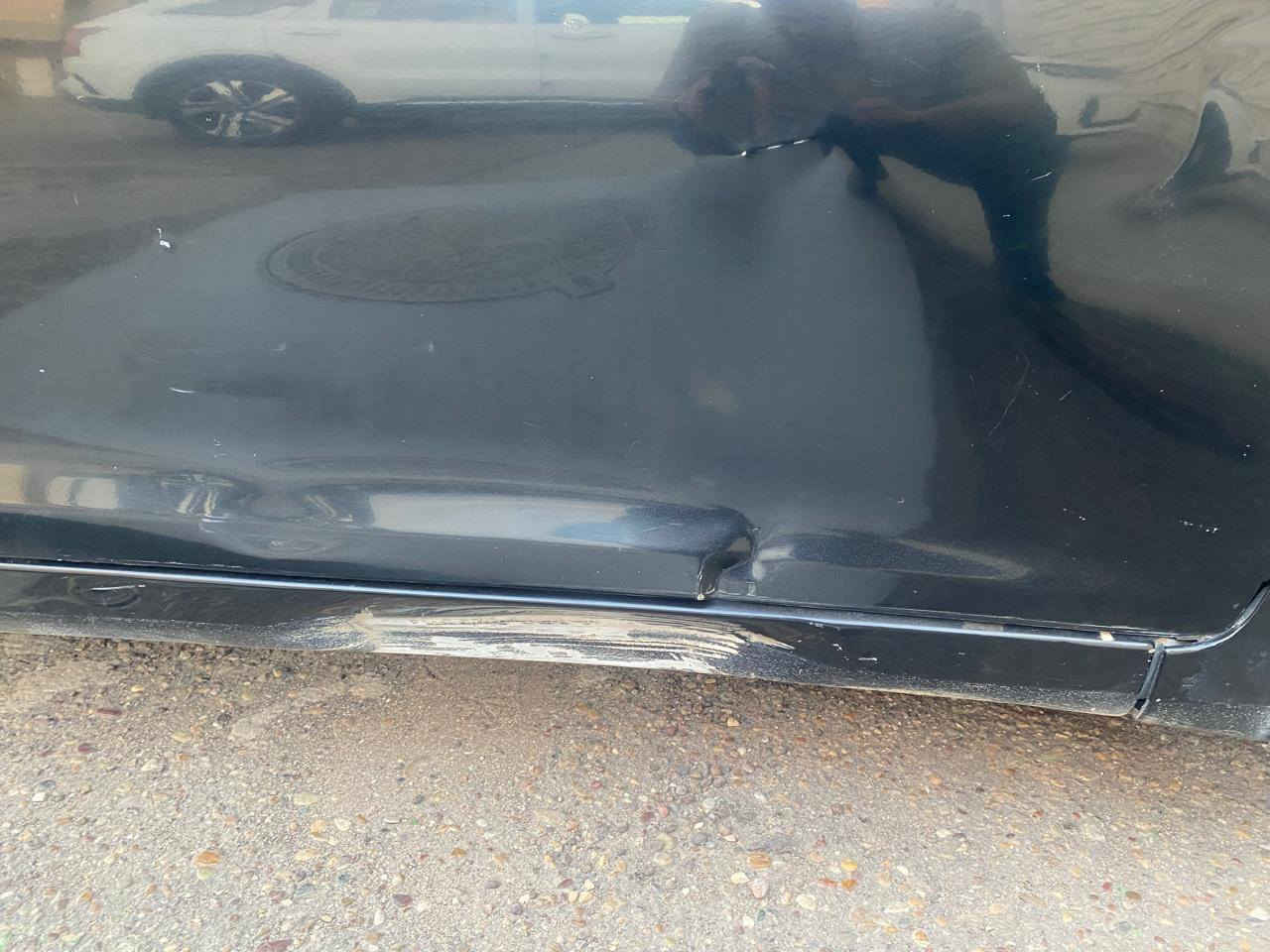 السلام عليكم؛ النترا للبيع ٢٠١٦ لون اسود وارد أمريكي الضرر بأمريكا الباب الي خلف السائق مصلح وراجع ابلاد السيارة كلين؛ بالعراق بيها ضرر بالدوسة وباب الصدر موضح بالصور؛ السيارة حلوة وخير من الله بس يحتاجها ترتيبات  دعامية؛ للاستفسار على أكثر يرجى الاتصال على الرقم؛ *********** / السعر ب110 $.
