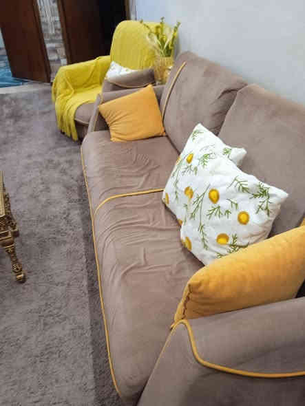 تخم تركي للبيع نضيف كلش ست مقاعد درجه اولى للبيع بسعر 650 او بيه مجال مع العلم الجديد 3ملاين للاتصال ع رقم ***********
