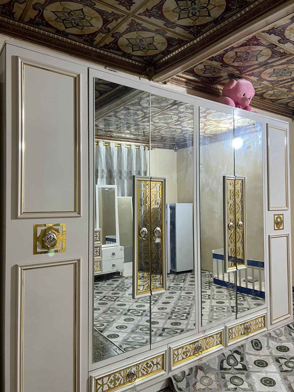 سلام عليكم عندي غرفه نوم تركيه مستخدمه نضيفه للبيع تتكون من ٨ قطع للتواصل على الواتس اب ***********
