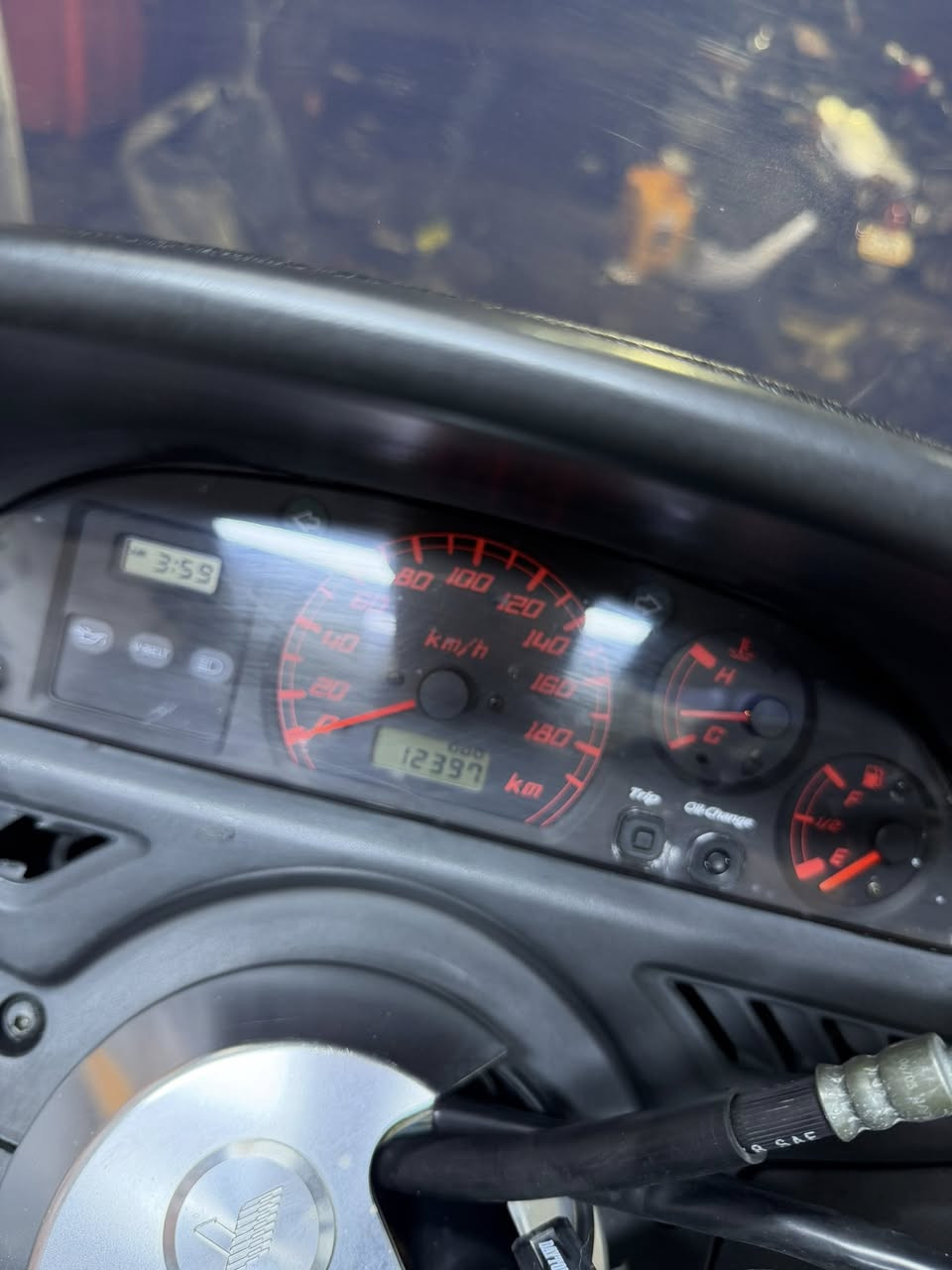 سلام عليكم تي ماكس 2007صرله سبوع نازله من كلشي و كلاشي عل مزاد ماشيه 12الف سويجات2الدراجه بل كارتون هل مزاد اليابان سعر 19ورقه 
وقم الهاتف ***********
مكاني كربلاء
