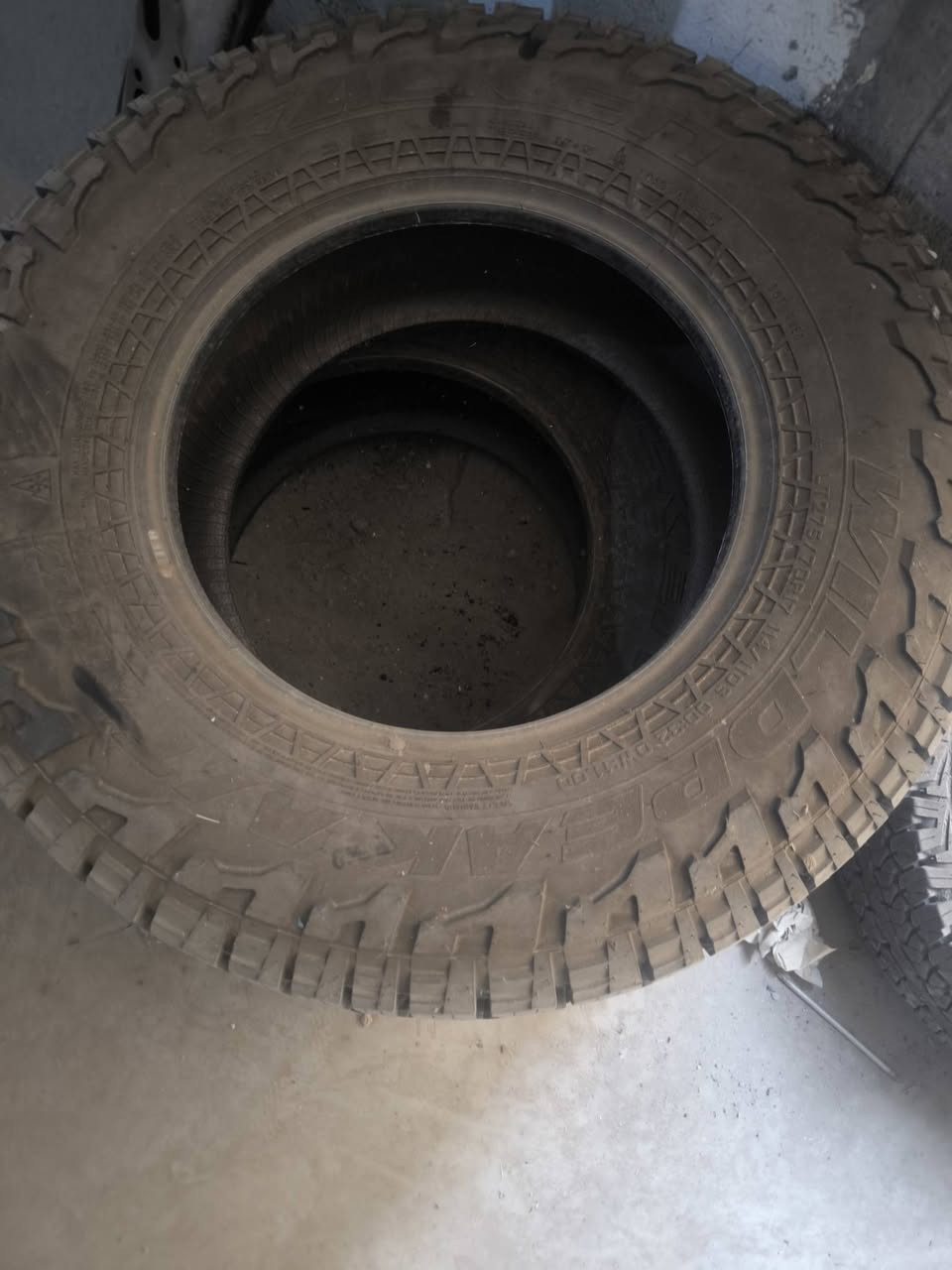 زوج تايرات نظافة 100%
حجم  275/70R17
السعر 175 الف 
ياباني Wildpeak
غير مستخدمات بالعراق ( اجن بسيارتي وارد امريكي )
*********** واتساب
