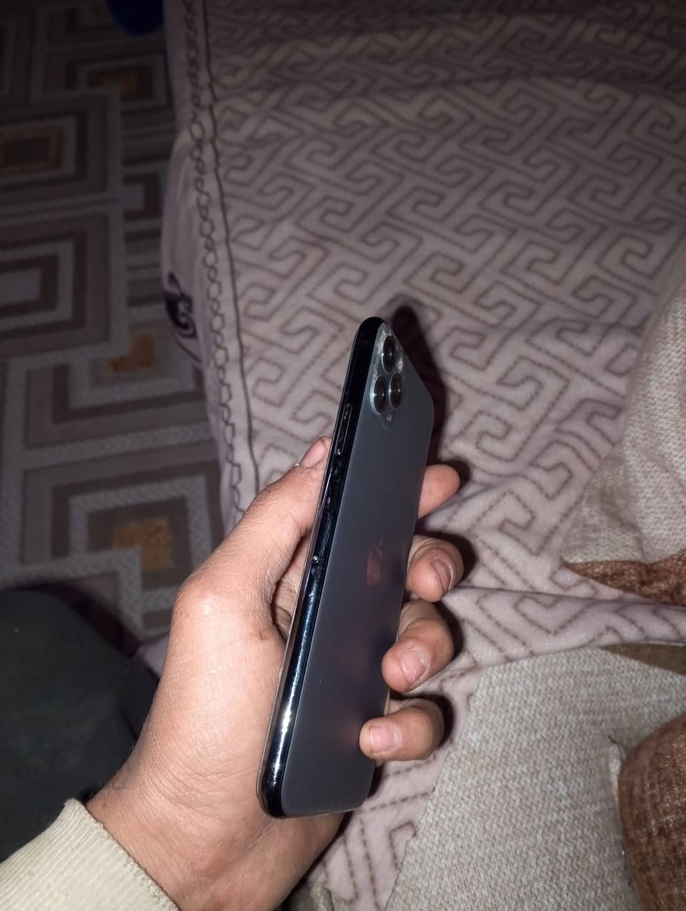 سلام عليكم ايفون 11 برو ماكس تلفون بلاد بطاريه 86ذاكره 256
بي بل ركن فطر بس تلفون نضيف سعر 340 او مراوس بدراجه 
مكان بغداد شعله هاذا رقم بي وتساب ***********
