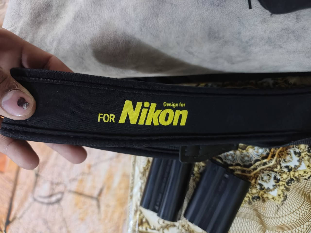 سلام عليكم
كامرة نيكون 7100✅
عدسة18-140mm VR✅
رام 16 كيكة جديد ✅
جنطة جيس جديده ✅
بطارية عدد 2✅
شاحنة ✅
غلاف جلاتين ✅
شتر 60k,✅
كامرة مال جناي مامتعوبه *********** 
سعر 600 مكاني ناصرية شطرة
