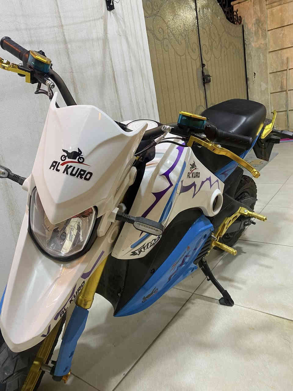 دراجه بطح قفاز شحن شهرين مستخدم بطاريه ٦ ملف ٢٥٠٠ سرعه حقيقيه ٩٥ سعر٩٠٠ وبي مجال عنوان كركوك رقم ***********
موصفات
قفل استيرن
نضام رجوع الى الخلف
تشغيل عن بعد
