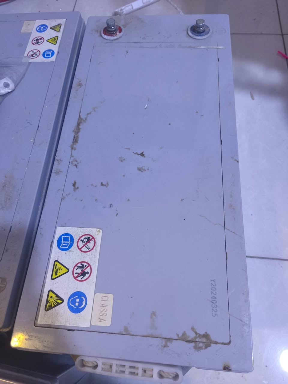 السلام عليكم بطاريات جل  للبيع مستخدمات اقل السنة للتواصل ***********
