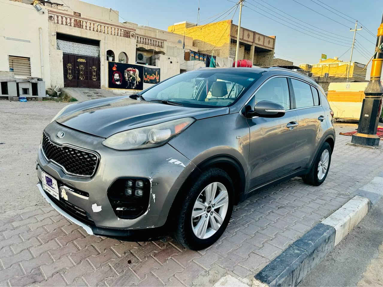 كيا سبورتج 2017 أمريكي  محرك ٢٤٠٠ رقم ميسان مميز
 ماشيه71km  
دفع رباعي 
كشنات كهرباء  
كاميرا خلفية
كشنات تدفئة  
قطعتين تبريد 
تبريد ثلج
ثلاثة انظمة قيادة  
تحكم ستيرن   
مثبت سرعة
بسمي تحويل ثاني يوم
::::::::::::::::: 
السعر 128 ورقة  
***********
غير متواجد بالفيس Singapore
