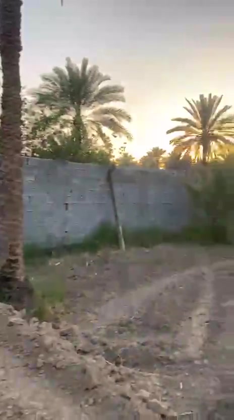 يالله
دونمين ال ربع البيع 

كربلاء الحسينيه مصطفى خاان 

شارع خير الدين 

ماء كهرباء متوفر 

تحتوي على شجار نخيل وحمضيات 

سند 25 تحويل مباشرا اسم مشتري 
***********
