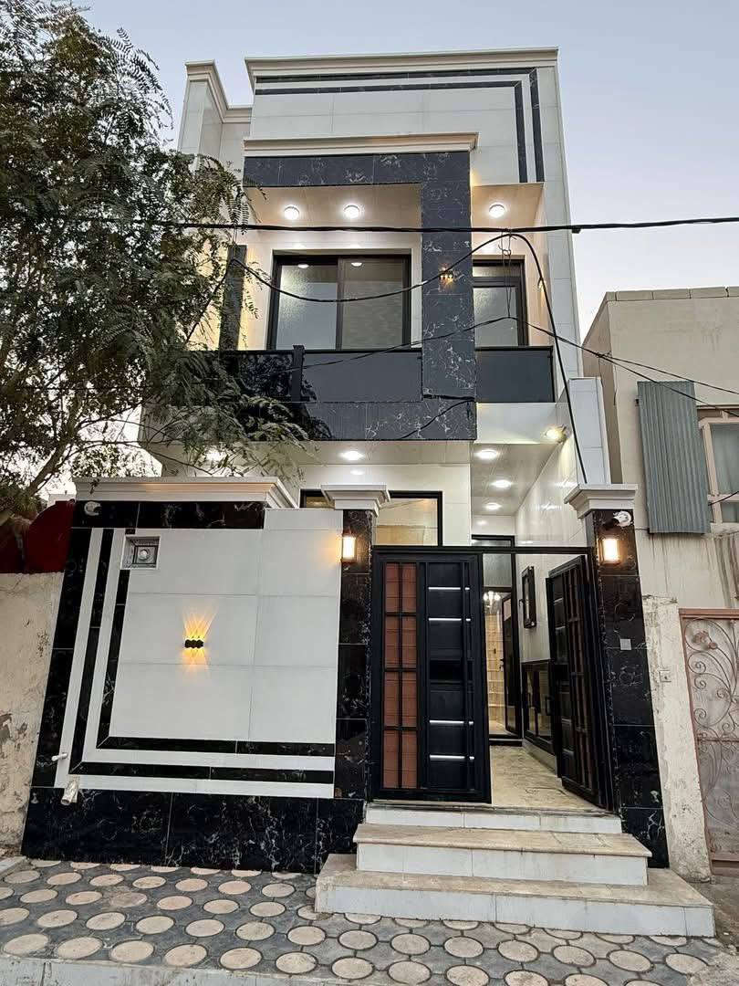 100 متر جديد غير مسكون بناء هندسي وحديث - حي السلام
***********
