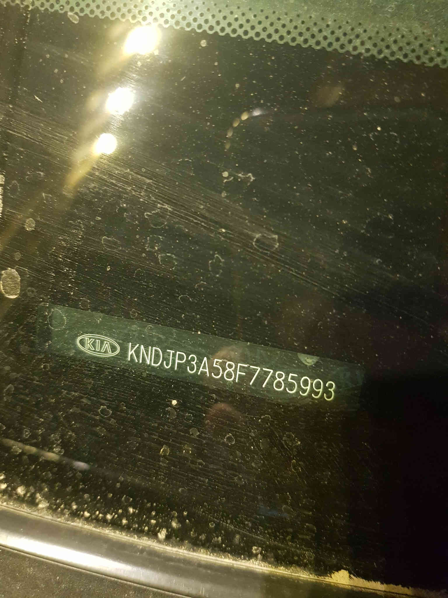 السلام عليكم كيا صول وارد امريكي  موديل 2015  محرك ٢٠٠٠ مرغوب حادثه قطعتين باب   عكس السايق رقم بغداد ماشيه 100 ألف  تبريد صدر محرك كير كفالة عامة
كامرا خلفيه 
شاشه كبيرة
تحكم استيرن
نضام التزحلق
4 ديسك
السعر 115 بيها مجال 
غير متواجد على فيس
اي استفسار رقم ***********
