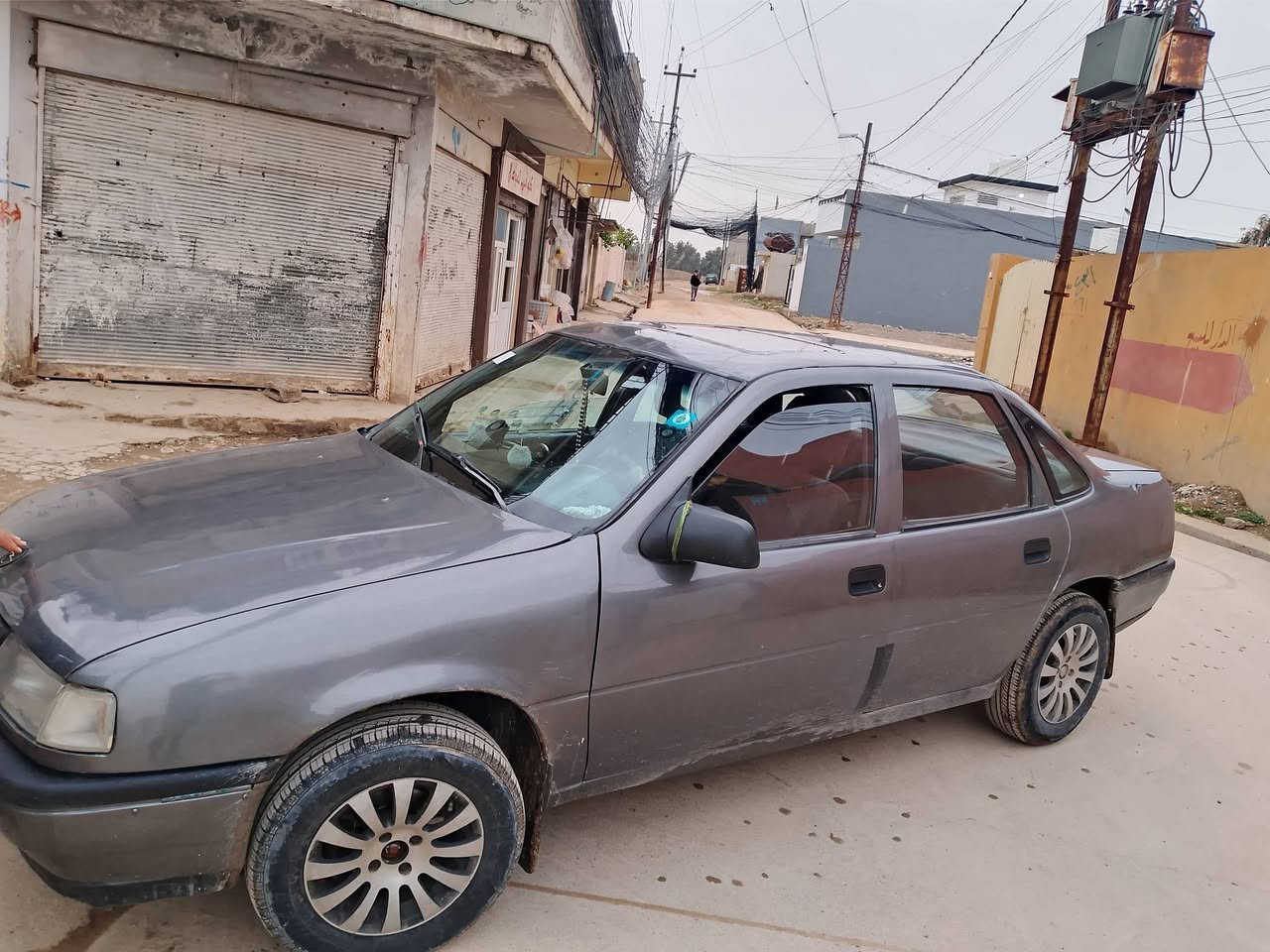 فكتره حجم 20/موديل 89السياره كاربون بانزين بيه🔥نار حلو كلش مكينه او كير شراط طخم تايرات جديد /السعر 37او بي مجال قليل ***********خبر عل رقم
