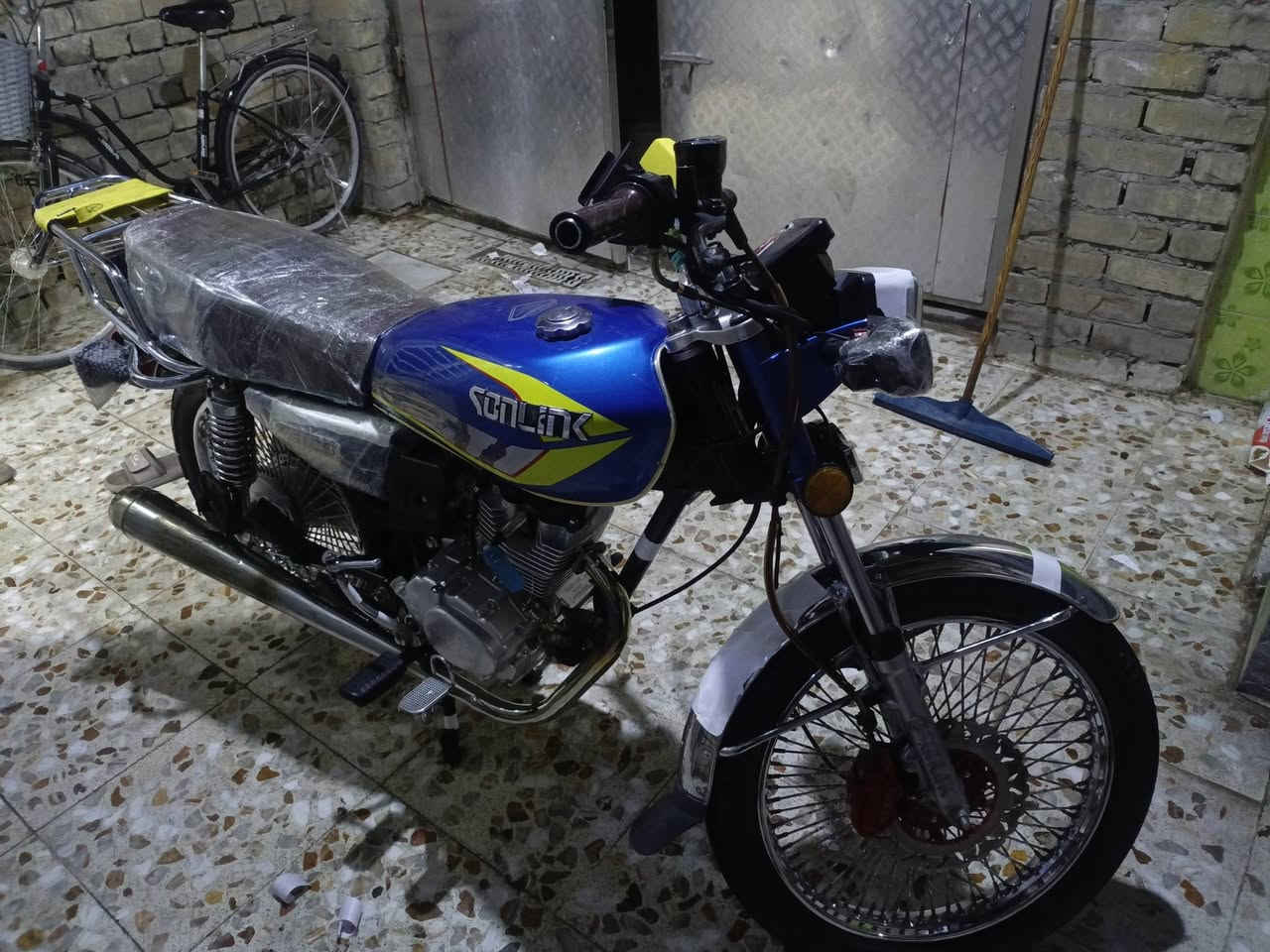 سلام عليكم دراجه للبيع ايراني 4كير مديل 2024 دراجه بعده جديده كلش مكفوله من تاير للتاير اوراق كامله سعر ب650 وبيه مجال المكان العبيدي حي الراسه شراي يخابر ***********
