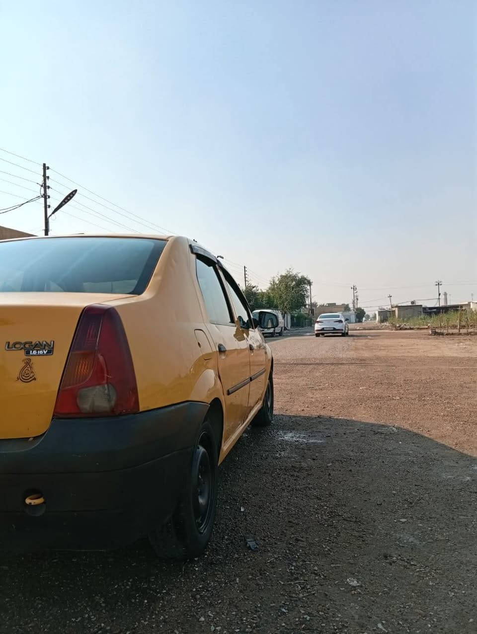 سلام عليكم رينو لوكان موديل ٢٠٠٩ مكفوله من الضربه بيها بس بارد جاملغ خلفي كير مكنيه خير من الله صدر جديد الهلالات معمره غرفه السياره جديده نقص بواري تبريد فقط السياره باسمي مصفره من كلشي رقم بغداد انكليزي مكاني بغداد الشرطه الخامسه السعر ٣٣ وبيها مجال قليل ***********
