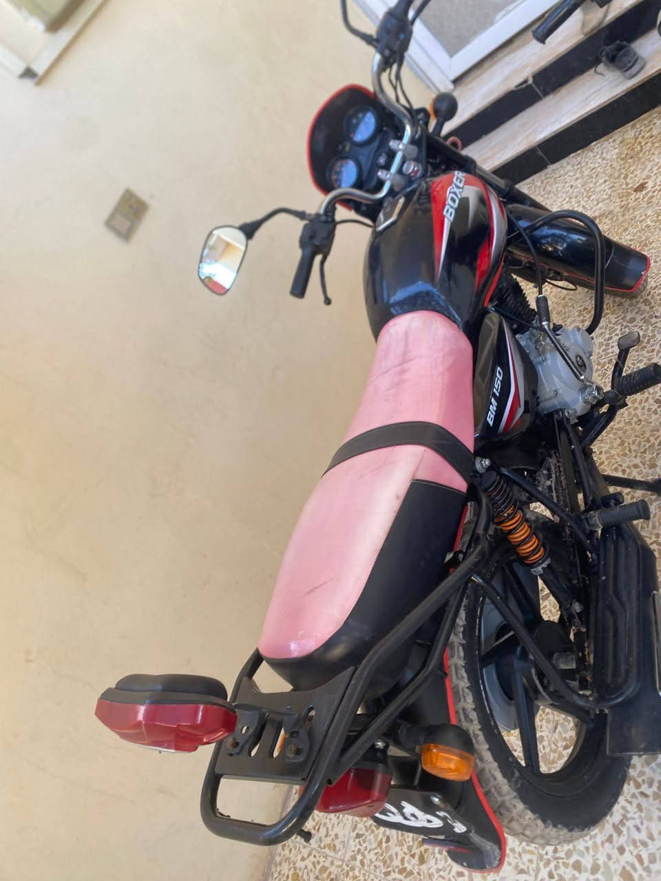 سلام عليكم  
بوكسر مديل 22  
رقم وسنويه تحويل ثانيوم 
ارقامه بلبيت ما شادهن 
دراجه حلوه وجديده ما ماشيه هواي 
كهربائياته كله شغاله  السعر خاص 
مكان دراجه بعقوبه مفرك  
رقمي ***********
