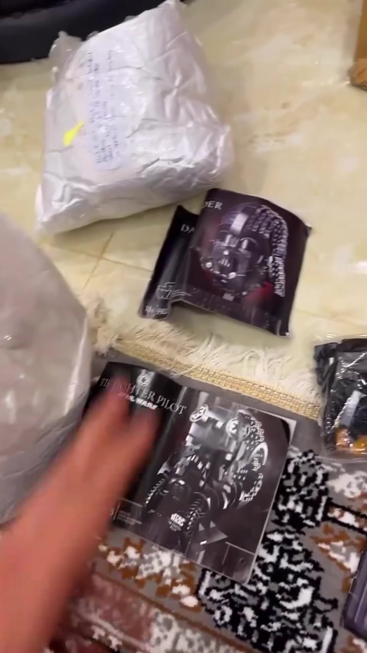 شوف الفديو اغلبهن كاملات بالنسبه للخوذ ممكن نقص مكعب مكعبين مو اكثر مع هذا الكل (فحم)

ملاحظة/ ابيعهن كلهن سوه فقط


**إذا كنت صاحب هذا الإعلان وتريد حذفه لأي سبب، رجاءا أرسل رسالة إلى الدعم الفني**