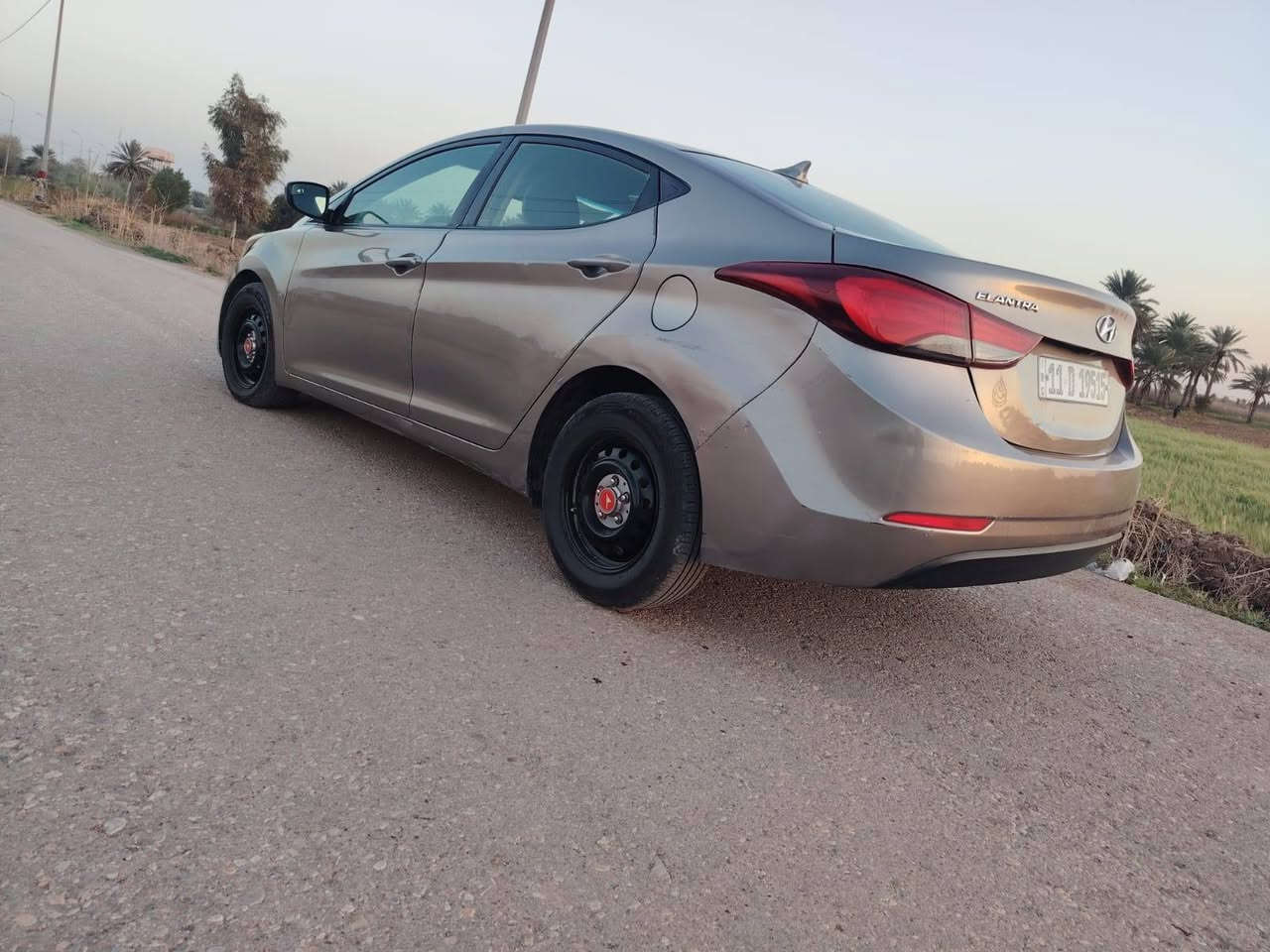 السلام عليكم ورحمه الله وبركاته
للبيع فقط الانترا امريكي موديل 2015
رقم بغداد بسمي تحويل ثاني يوم مكينه( 2000 دوش) تخم تاير حداديه زينه فول كهربائيات تبريد منضومه بانزين جديده السياره مابيهه ي نقص 
بيه ٣ قطع صبغ بدون دواخل جاملغين الاماميات وباب السكن فقط السعر المطلوب(89 ورقه) قفل من الاخير غير قابل للعمله مكان السياره واسط -العزيزيه-الدبوني تحديدا للاستفسار الاتصال ع الارقام التاليه 
***********
 واتساب+ اتصال***********
