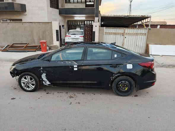 النترا موديل 2020 رقم مثنئ معوقين السياره بيها حادث بيها جفيها موضح  بل صور أبيعها على حادثها مكينه كير جداد شغاله وتمشي سعر 77 وبيها مجال بسيط مكان السياره بغداد الجديده وشراي يتصل ***********
***********
