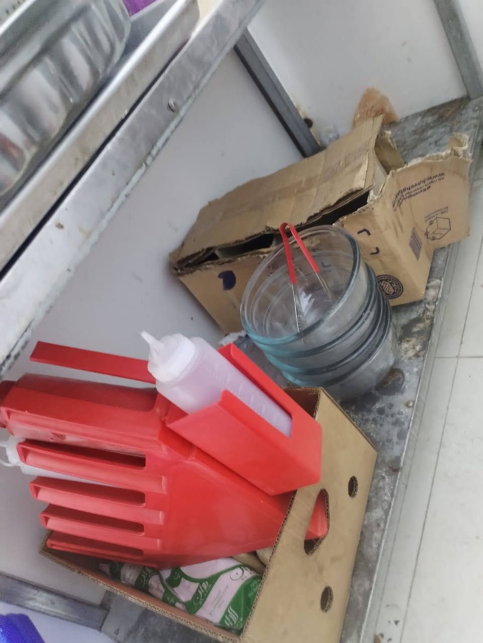 سلام عليكم غراض للبيع كلهن نضيفات استعمال يومين مستعجل سعر 850
***********
