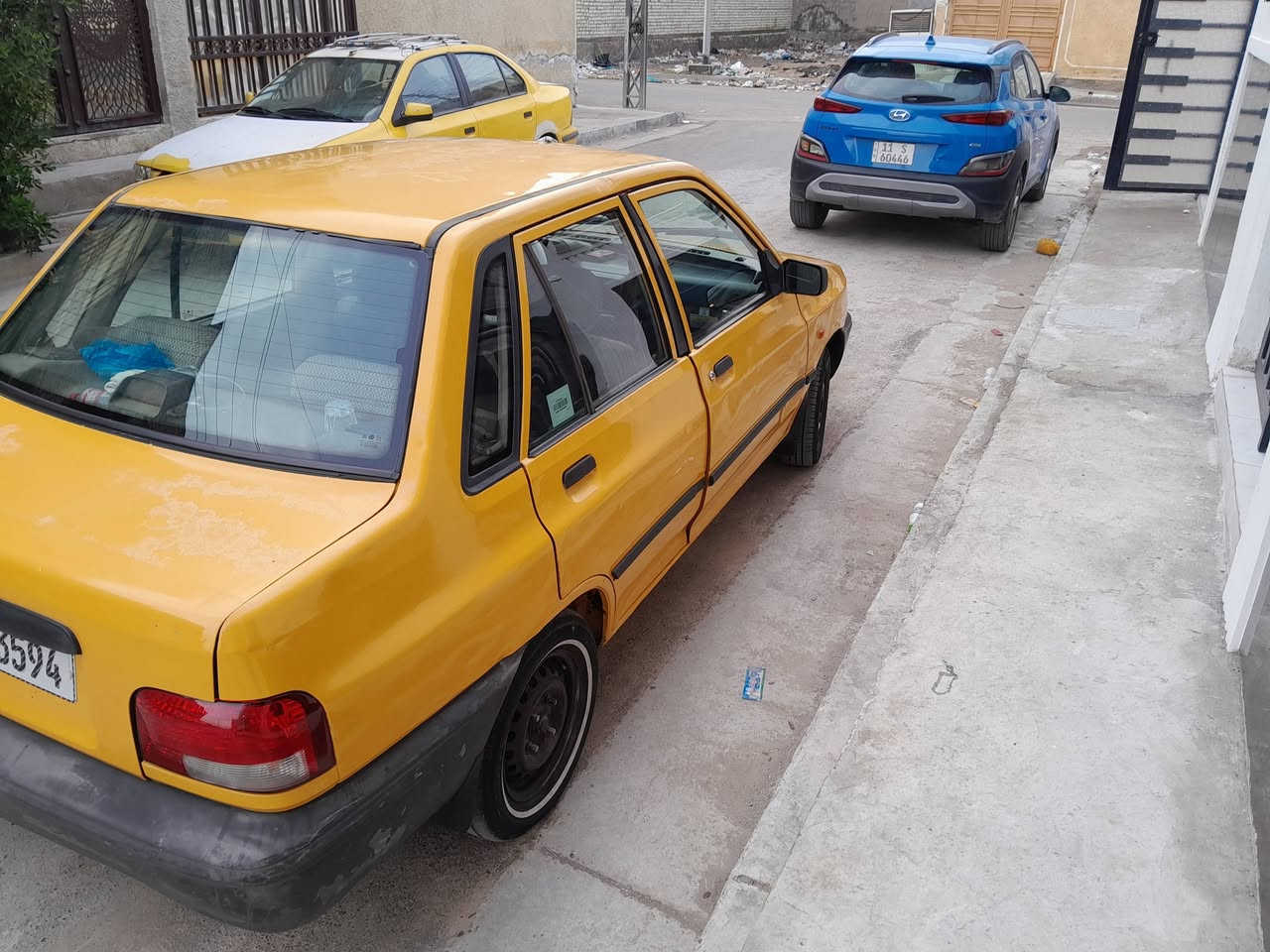 السلام عليكم سيارة سايبة للبيع موديل ٢٠١١ مصفره هيئة وغرامات داخله هزه مكينه وكير خير من الله تدفئة وتبريد شغالات سيارة بلاديه للاستفسار الاتصال على الرقم ***********
